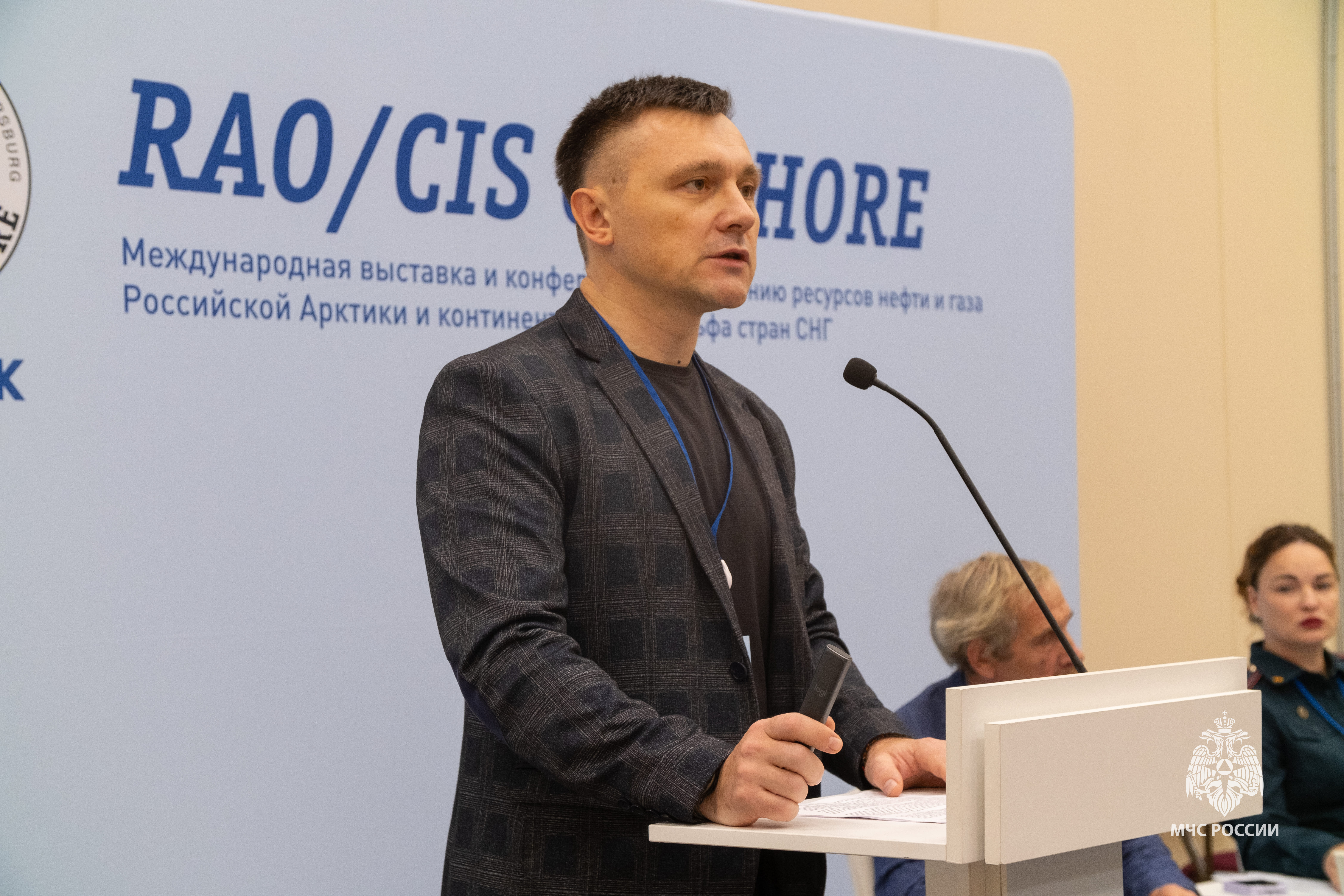 Обсудили вопросы безопасности арктического шельфа